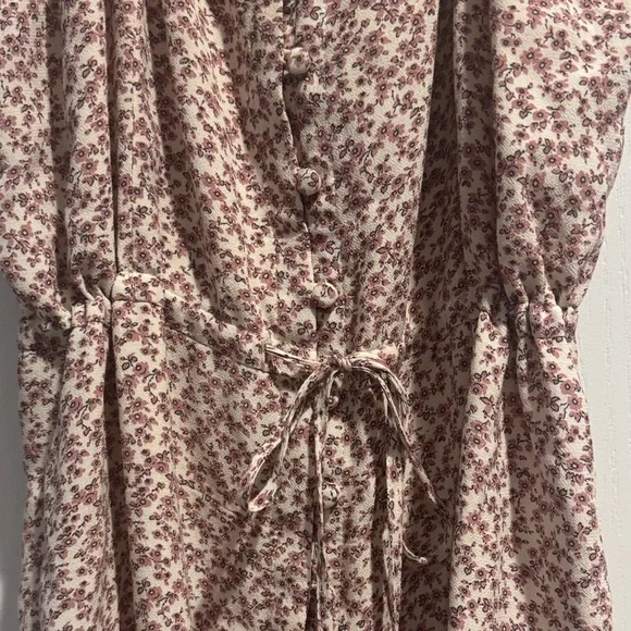 Rails Floral Midi Dress in Cream and Pink - Picture 4 of 8